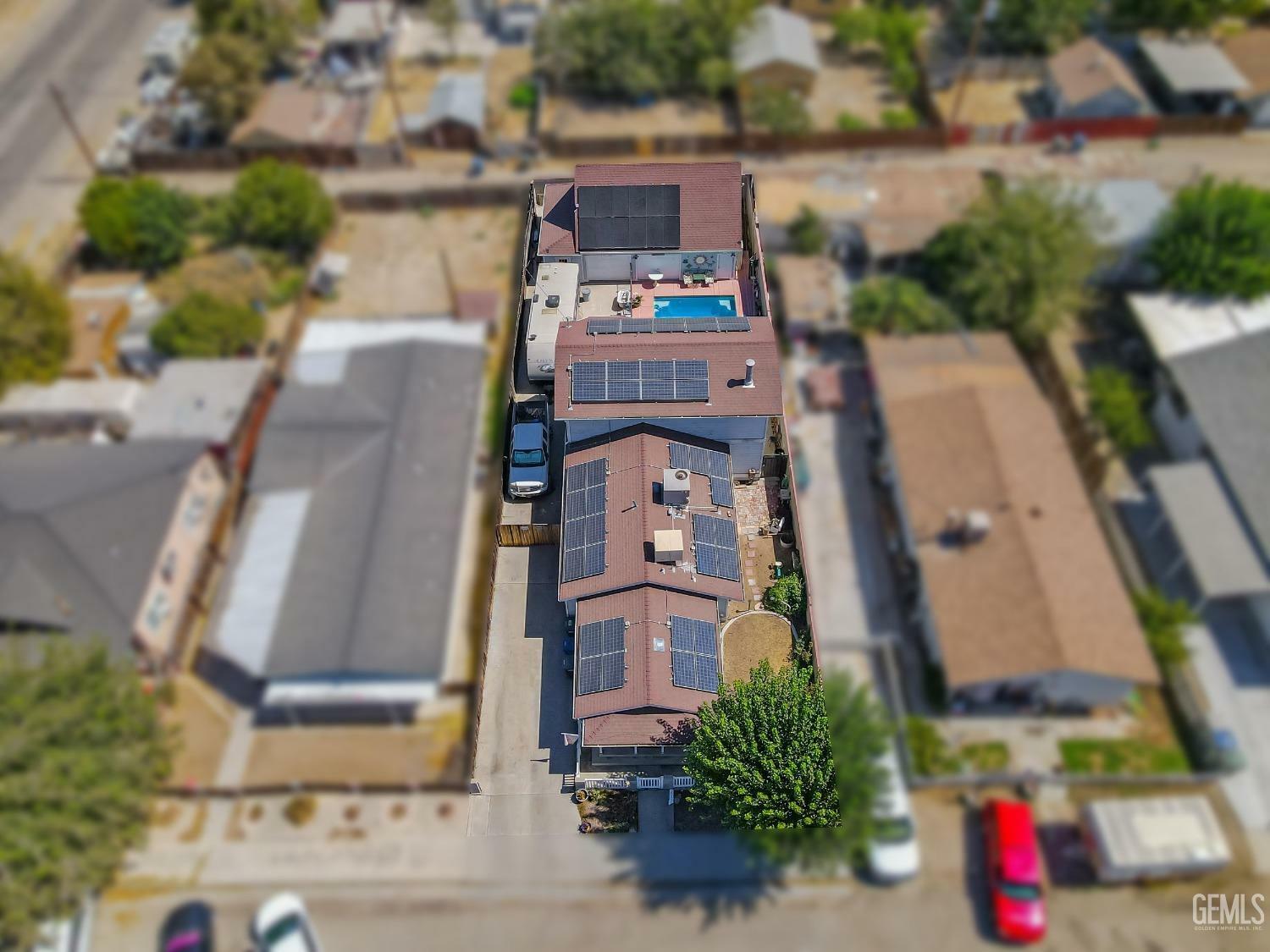 Property Photo:  116 Van Buren Street  CA 93268 