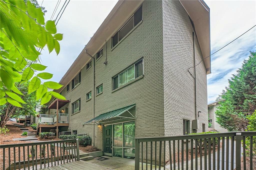 Property Photo: 3046 Briarcliff Road NE 15 GA 30329