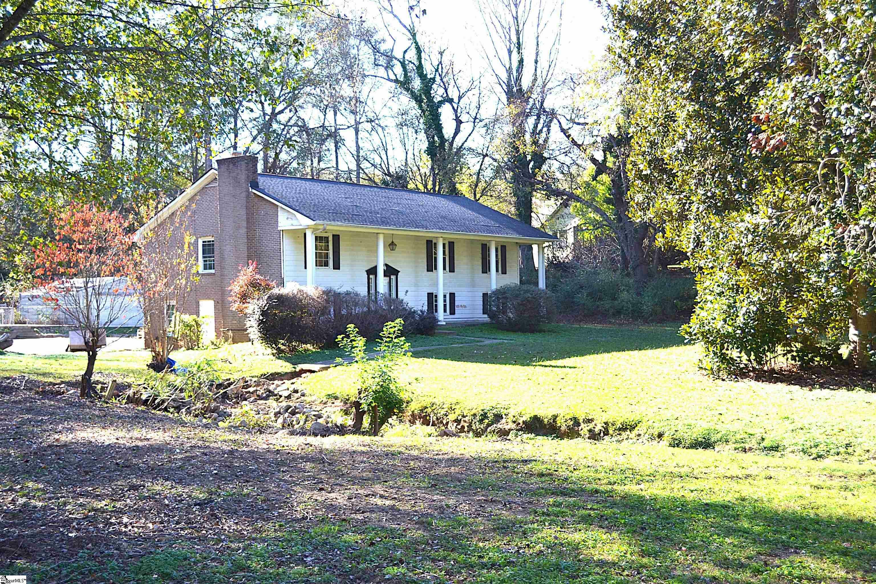 Property Photo: 709 Hammett Road SC 29650