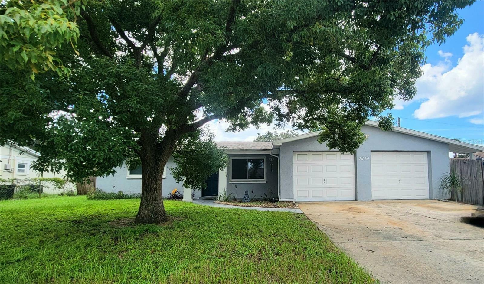 Property Photo: 3814 Holiday Lake Drive FL 34691