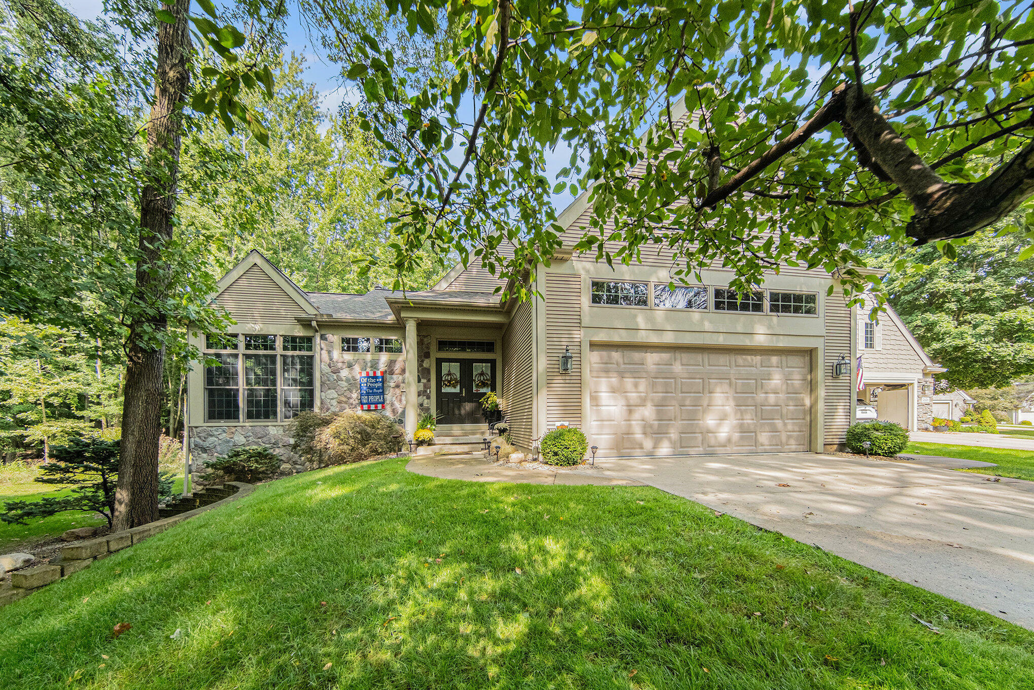 Property Photo:  2127 Lake Wood Drive  MI 49203 