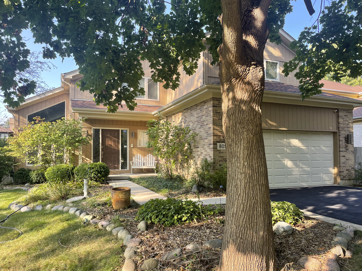 Property Photo:  805 North Avenue  IL 60035 