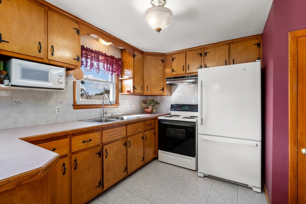 Property Photo:  15 Carter Drive  MA 01013 