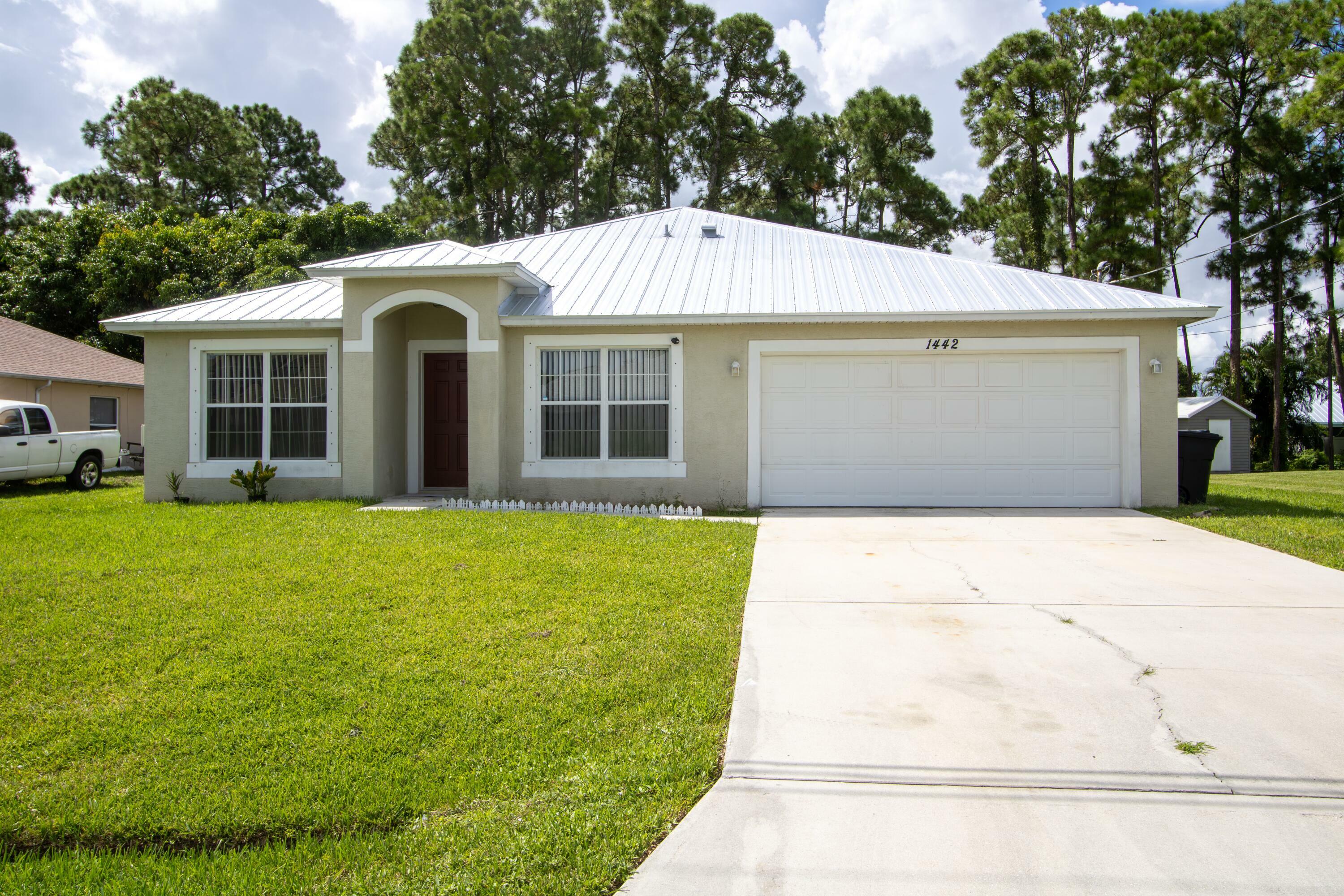 Property Photo:  1442 SW Medina Avenue  FL 34953 