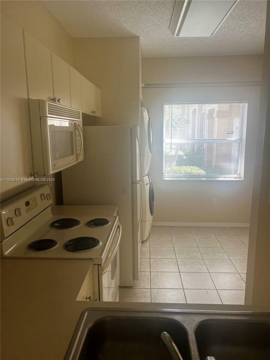 Property Photo:  2322 SE 23rd Ave 2322  FL 33035 