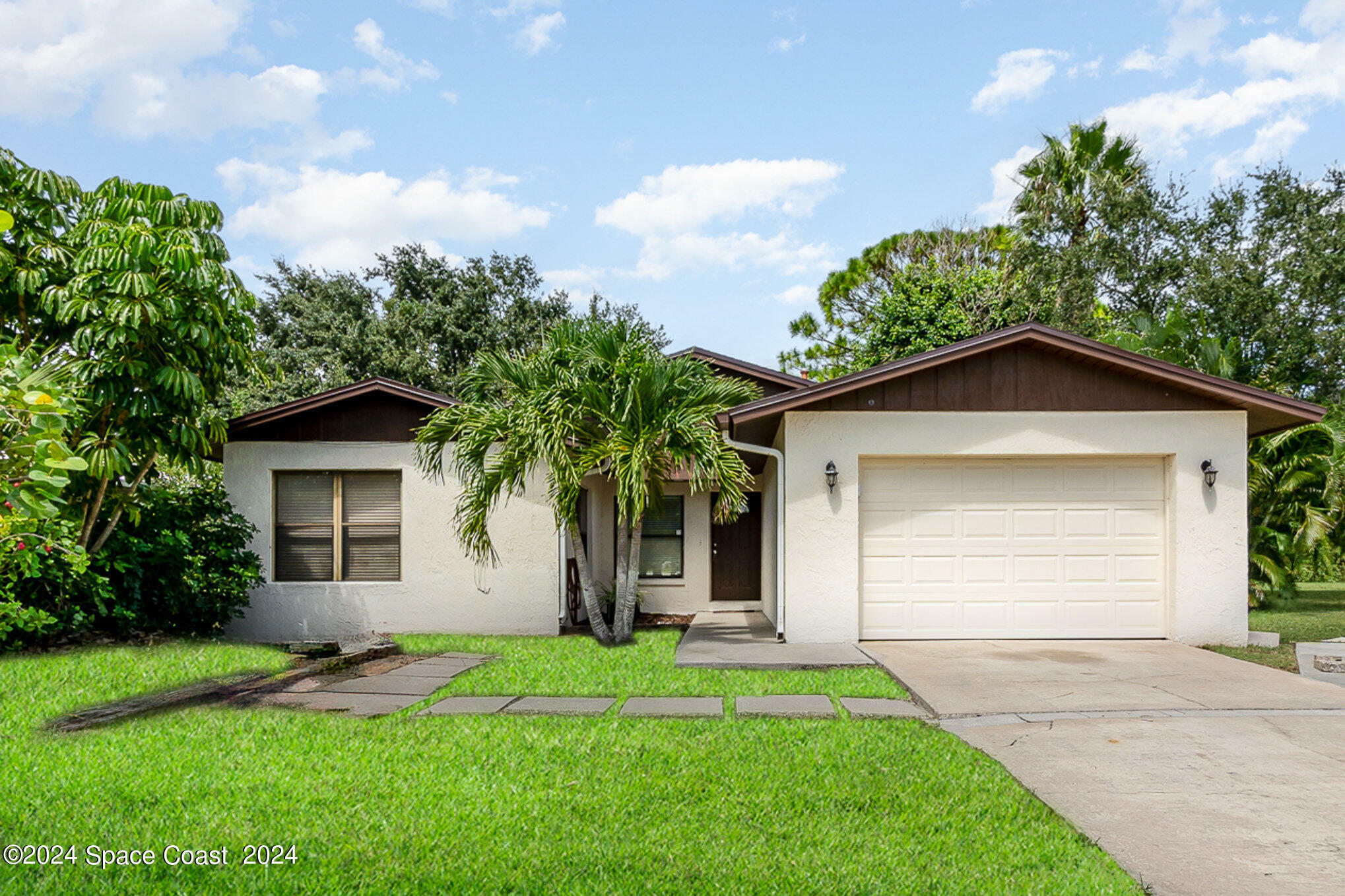 Property Photo:  392 Myrtlewood Road  FL 32940 