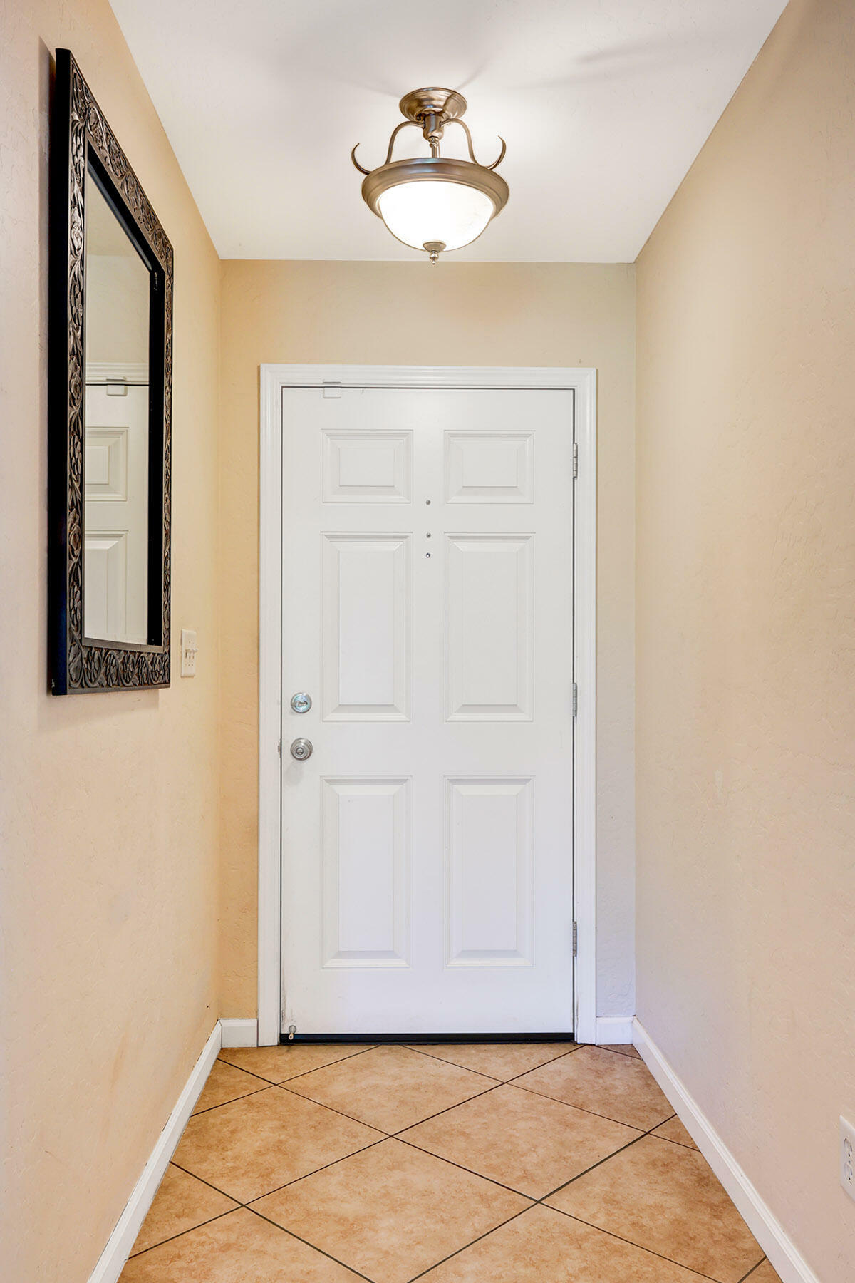 Property Photo:  2632 W Payson Avenue  CA 93291 