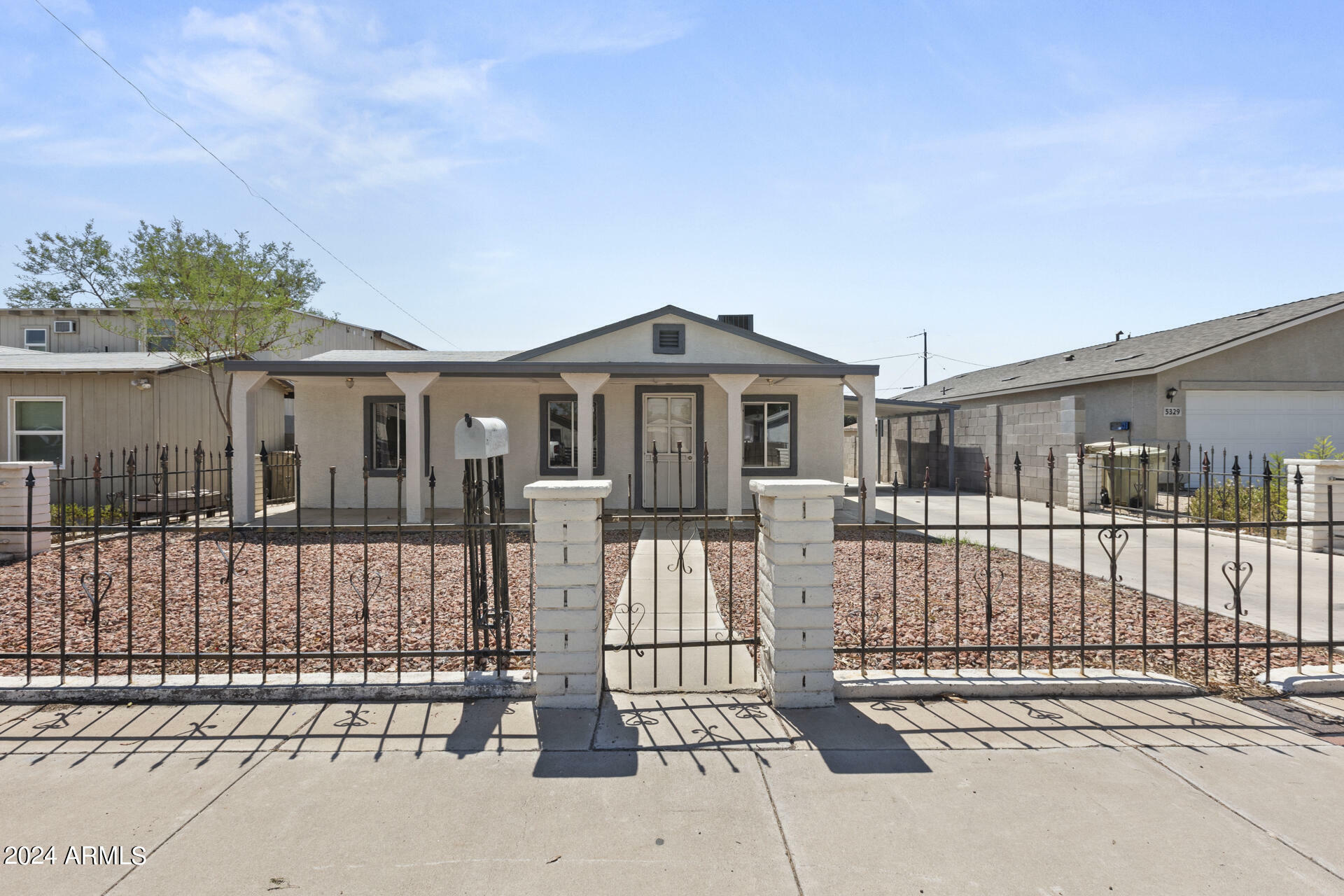 Property Photo: 5325 W Gardenia Avenue AZ 85301