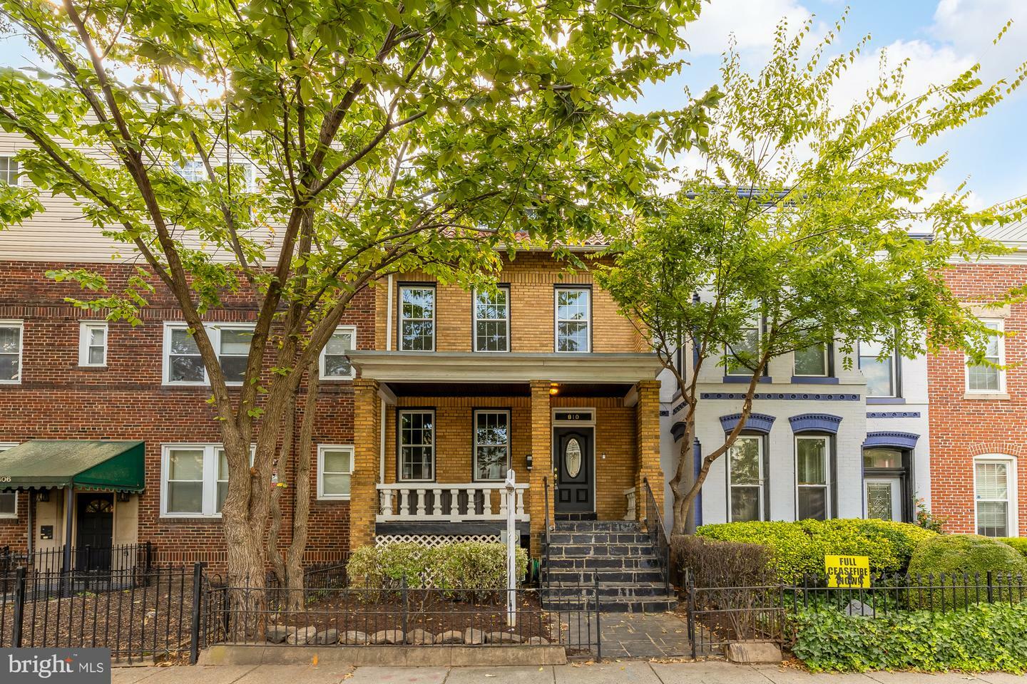 Property Photo:  810 8th Street NE  DC 20002 