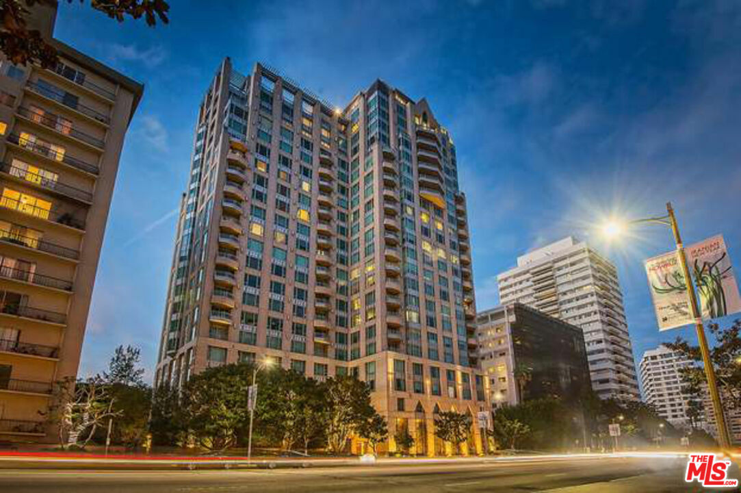 Property Photo:  10727   Wilshire Blvd 806  CA 90024 