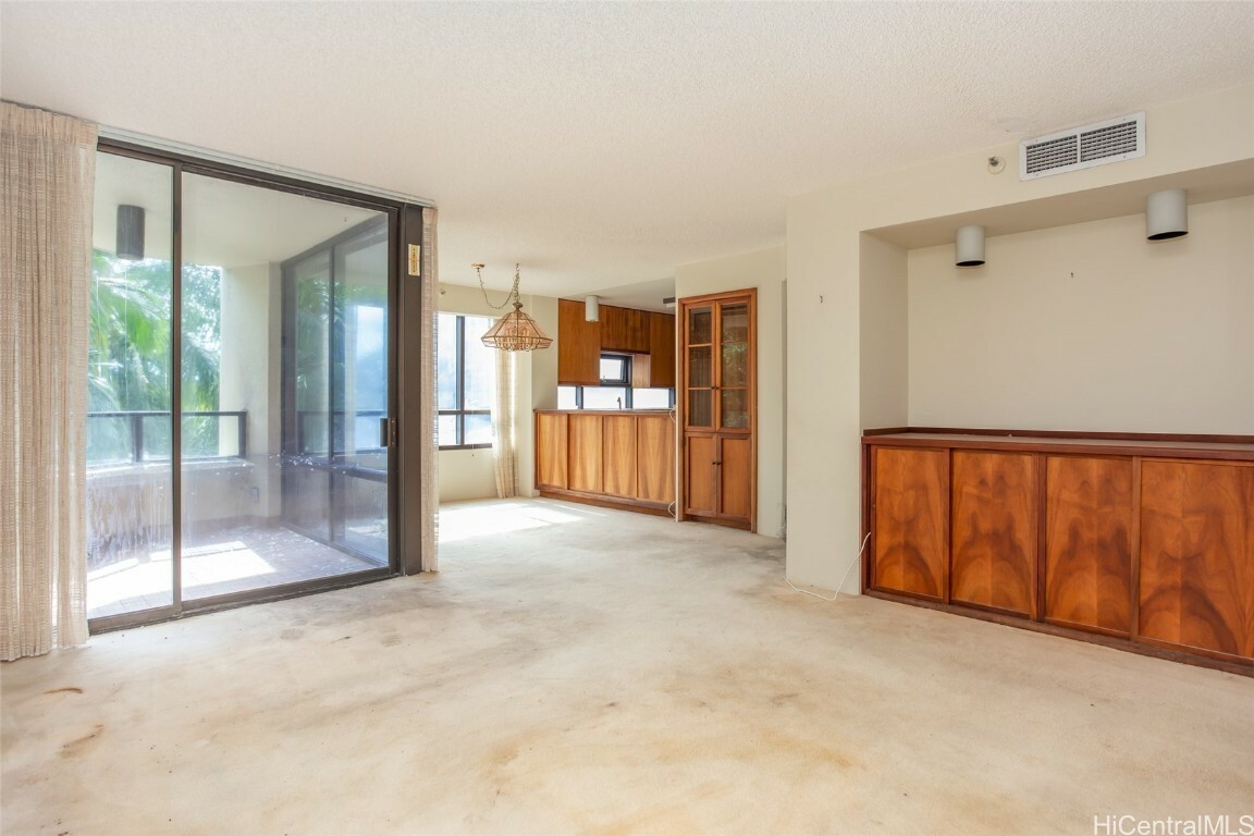 Property Photo:  1525 Wilder Avenue 502  HI 96822 