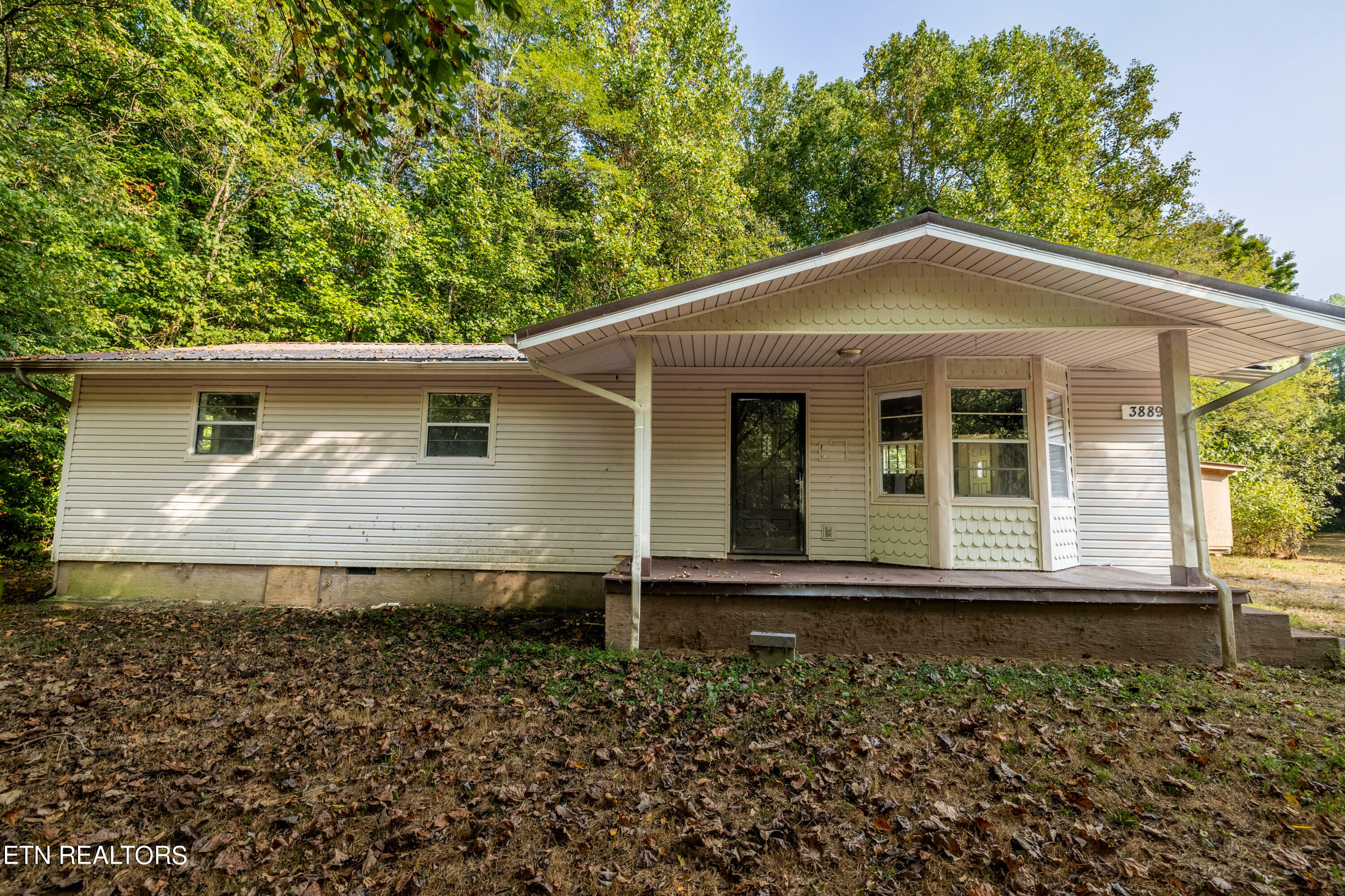 Property Photo:  3889 Quarry Rd  TN 37777 