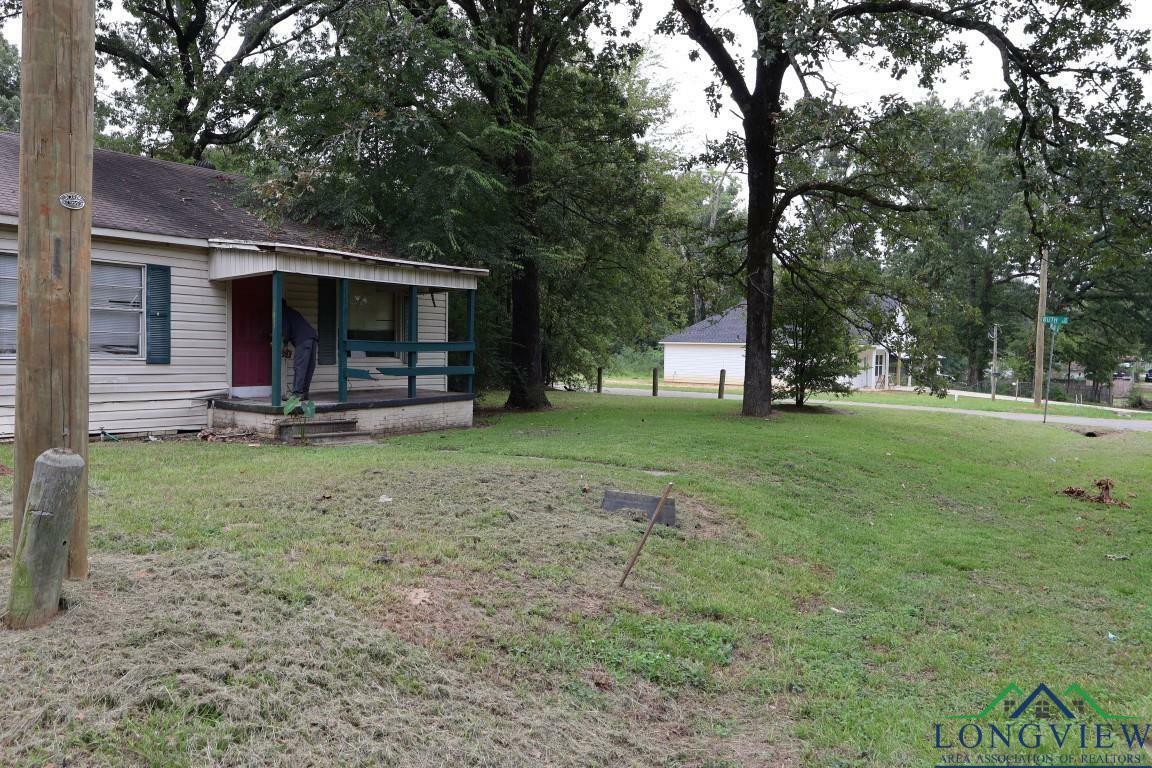 Property Photo:  112 Melba St  TX 75602 