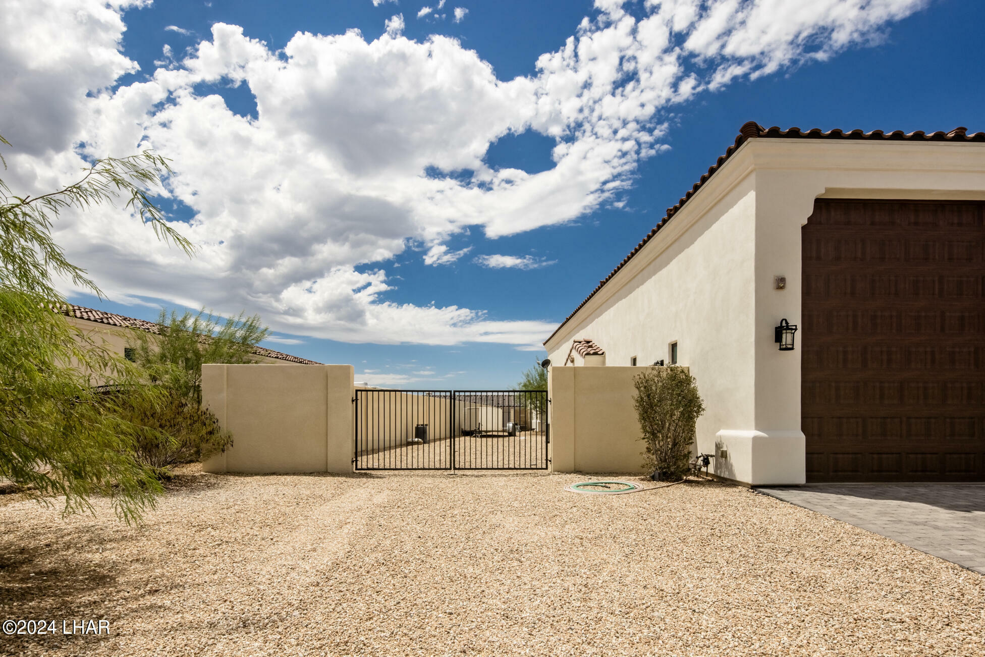 Property Photo:  3011 E Avienda Del Sol  AZ 86406 