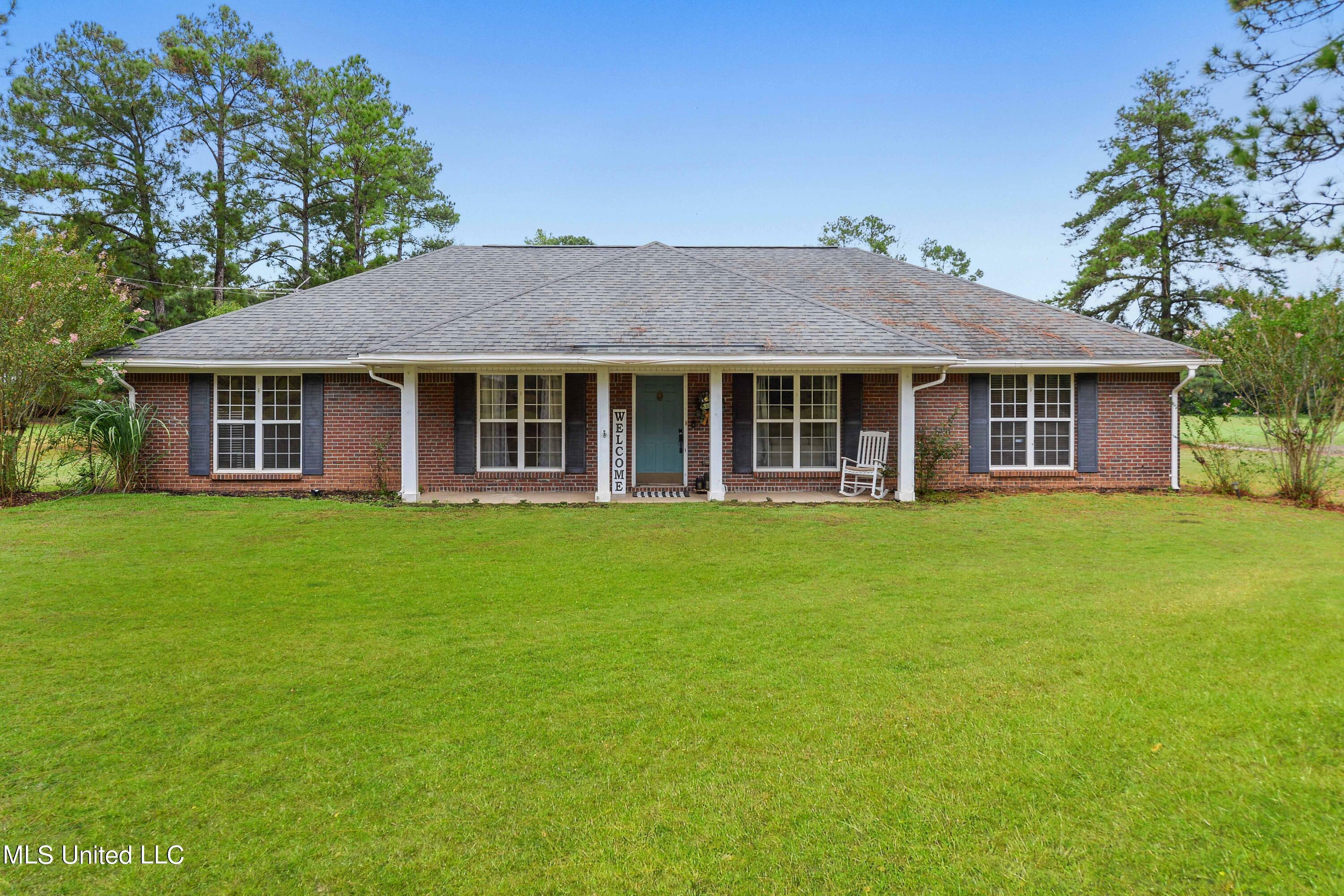 Property Photo:  264-B Old Mobile Highway  MS 39452 