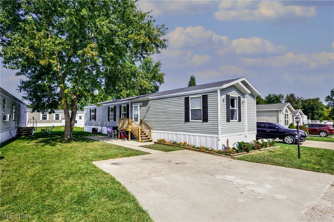 Property Photo:  1049 South Park Drive  OH 44403 