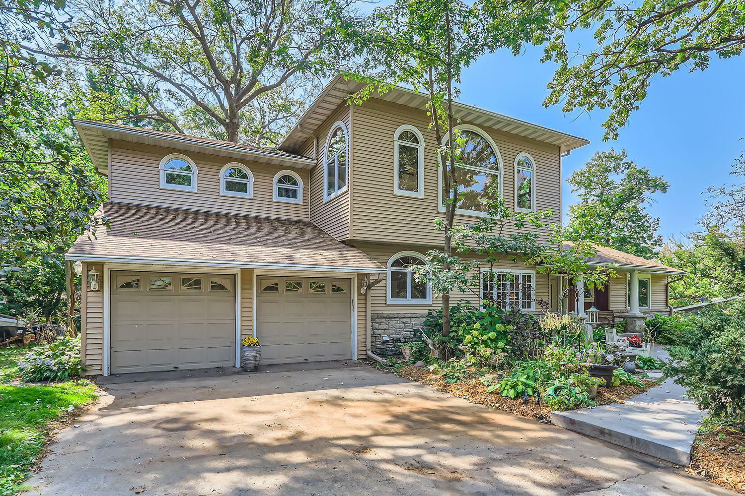 Property Photo:  290 Floral Drive W  MN 55126 