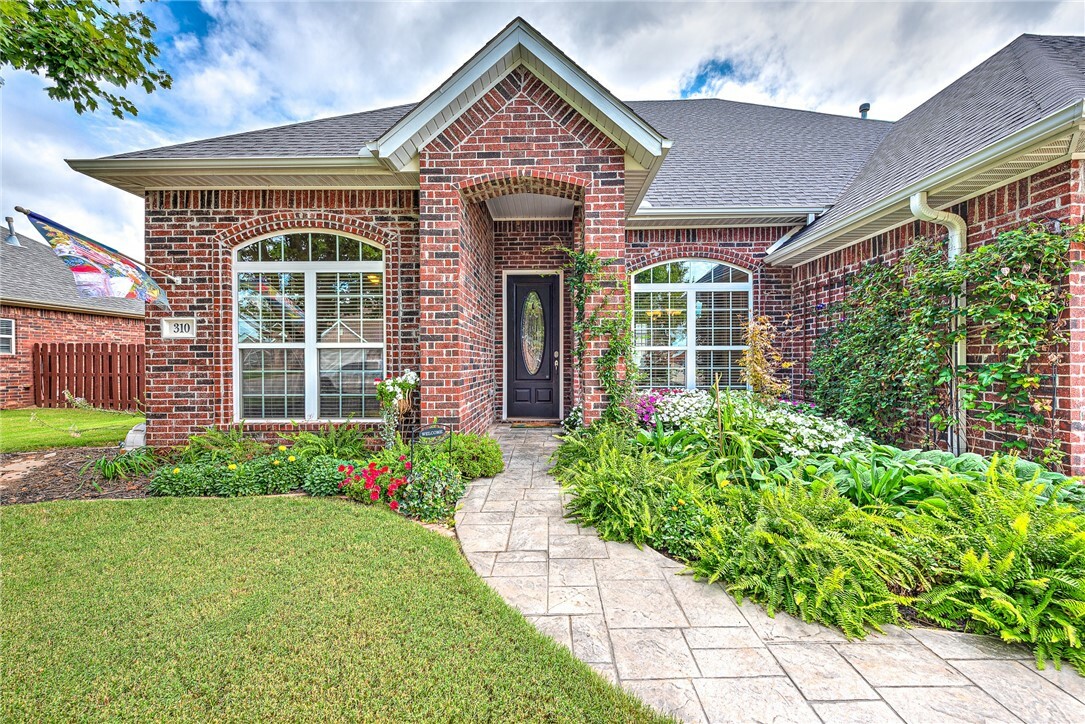 Property Photo:  310 S Briarhill Drive  AR 72730 