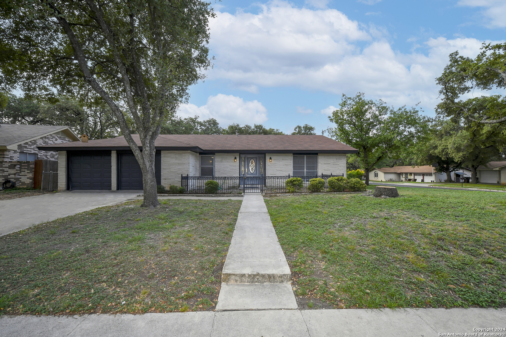 Property Photo:  6902 Forest Park  TX 78240 