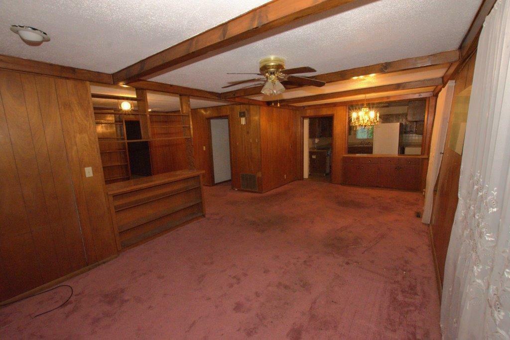 Property Photo:  423 E 39th Street  MO 64804 