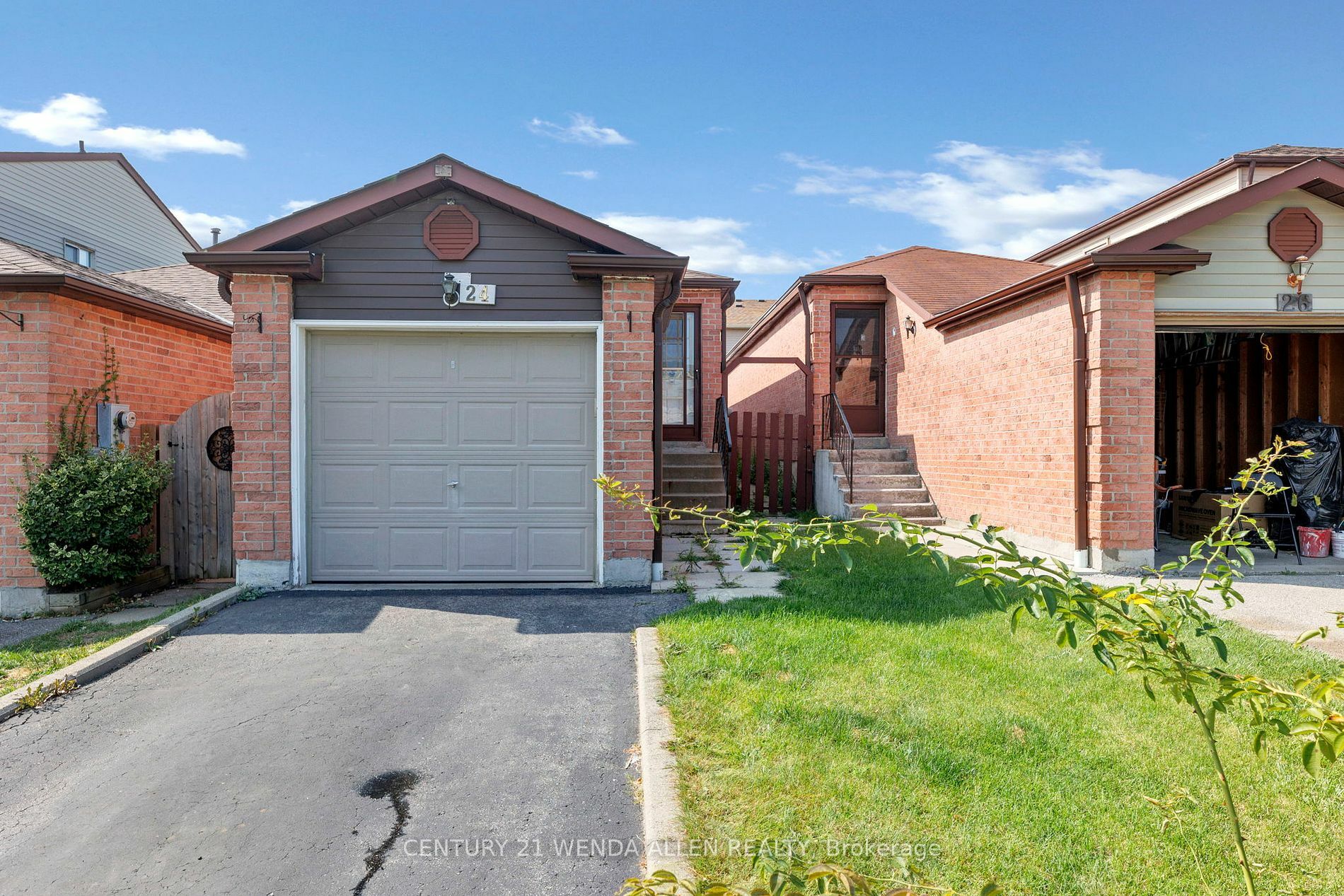 Property Photo:  24 Lady Bower Cres  ON M1B 4R2 