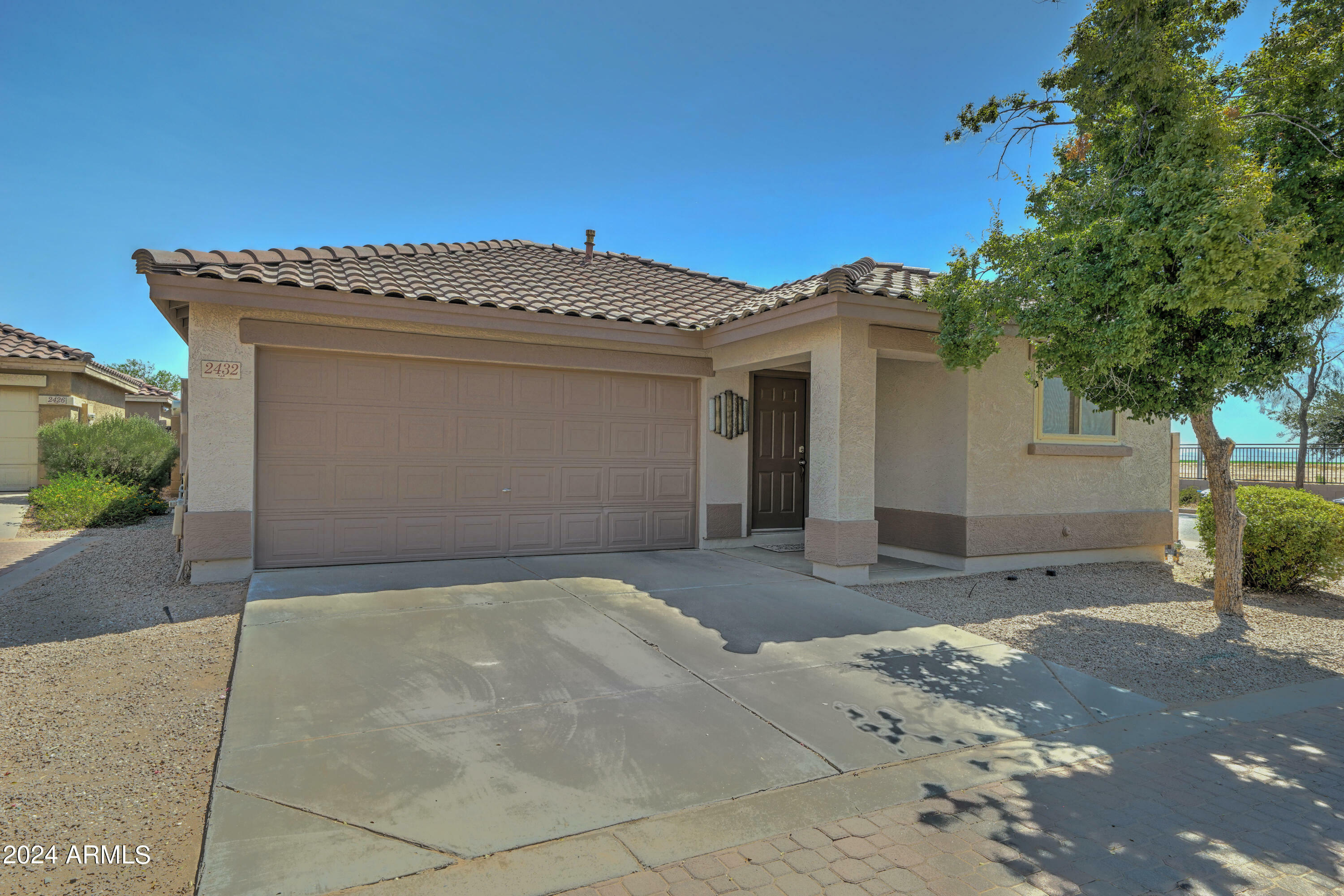 Property Photo:  2432 E Gleneagle Drive  AZ 85249 