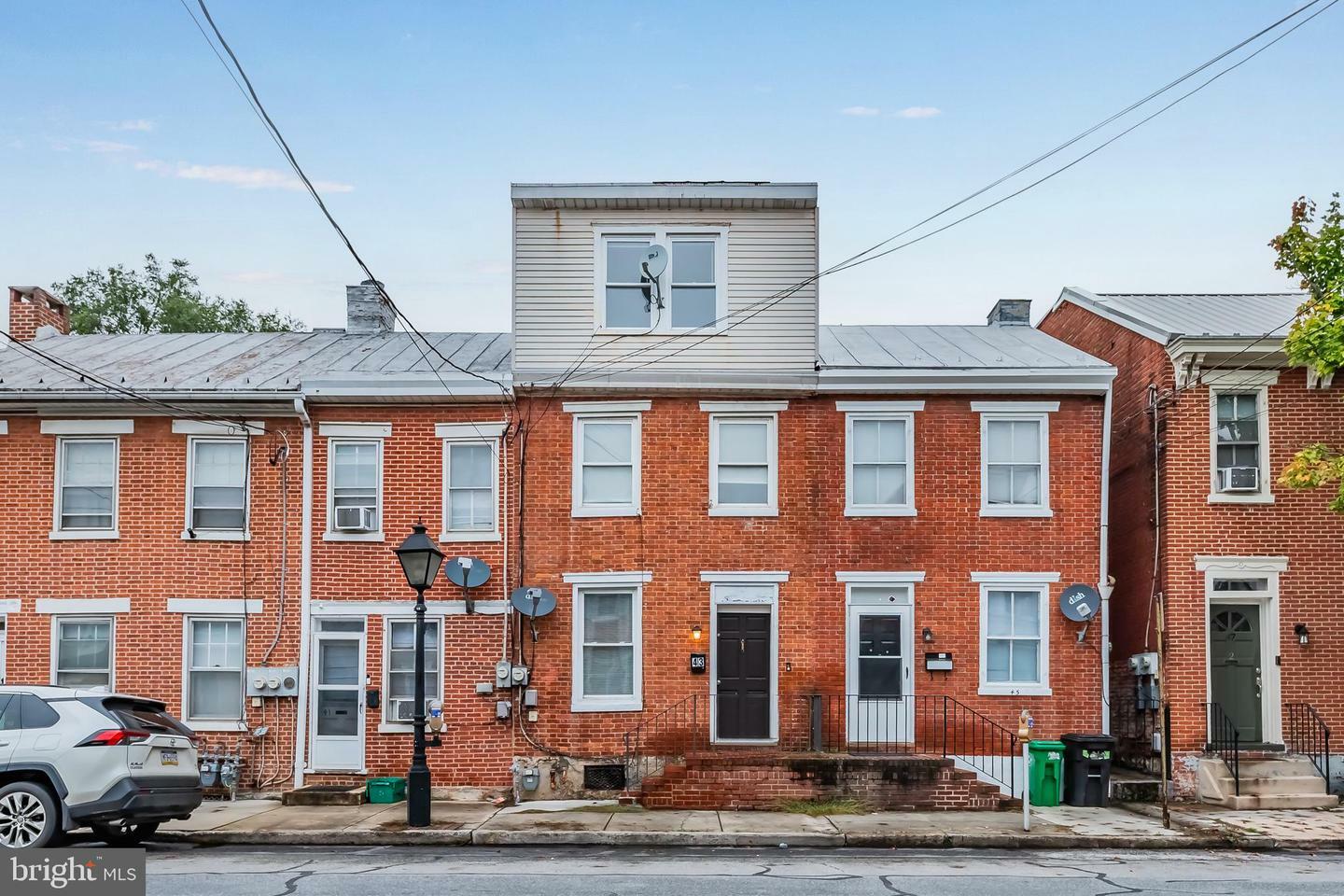 Property Photo:  43 E North Street  PA 17013 