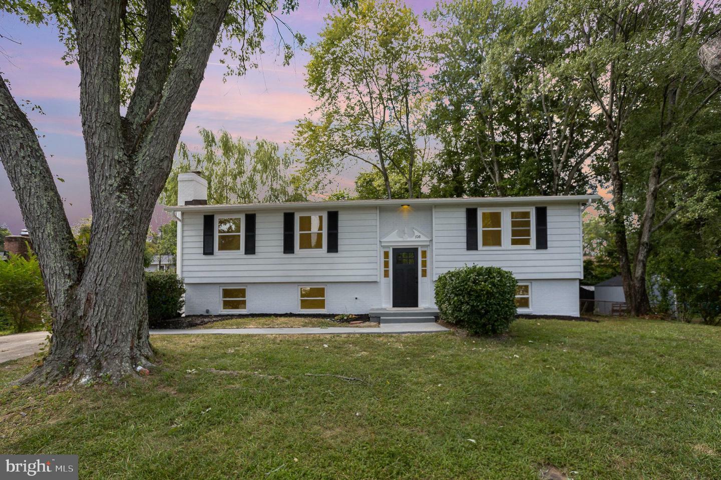 Property Photo:  108 Oakridge Drive  VA 22556 