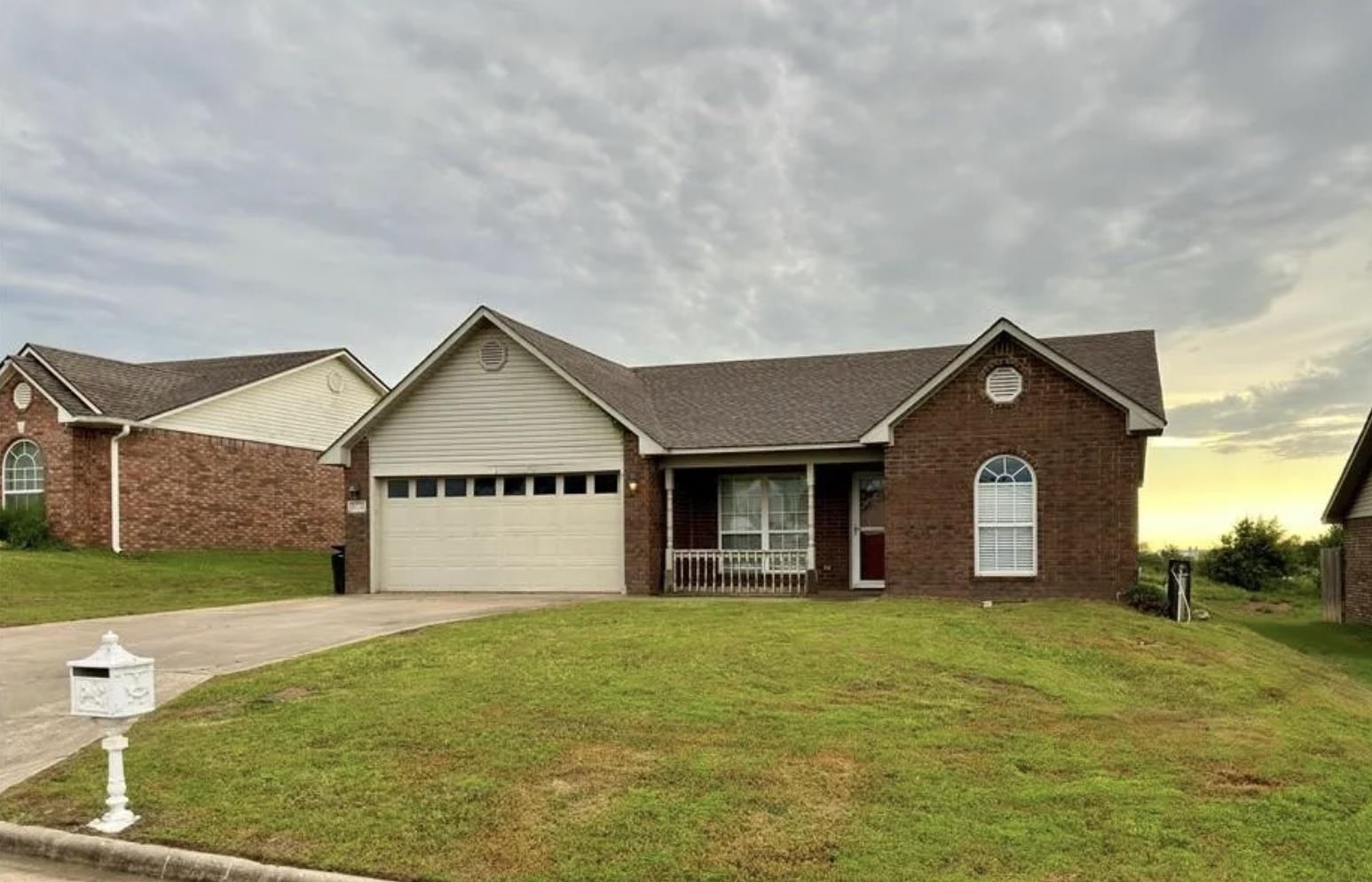 Property Photo:  608 S 37th Street  AR 72956 