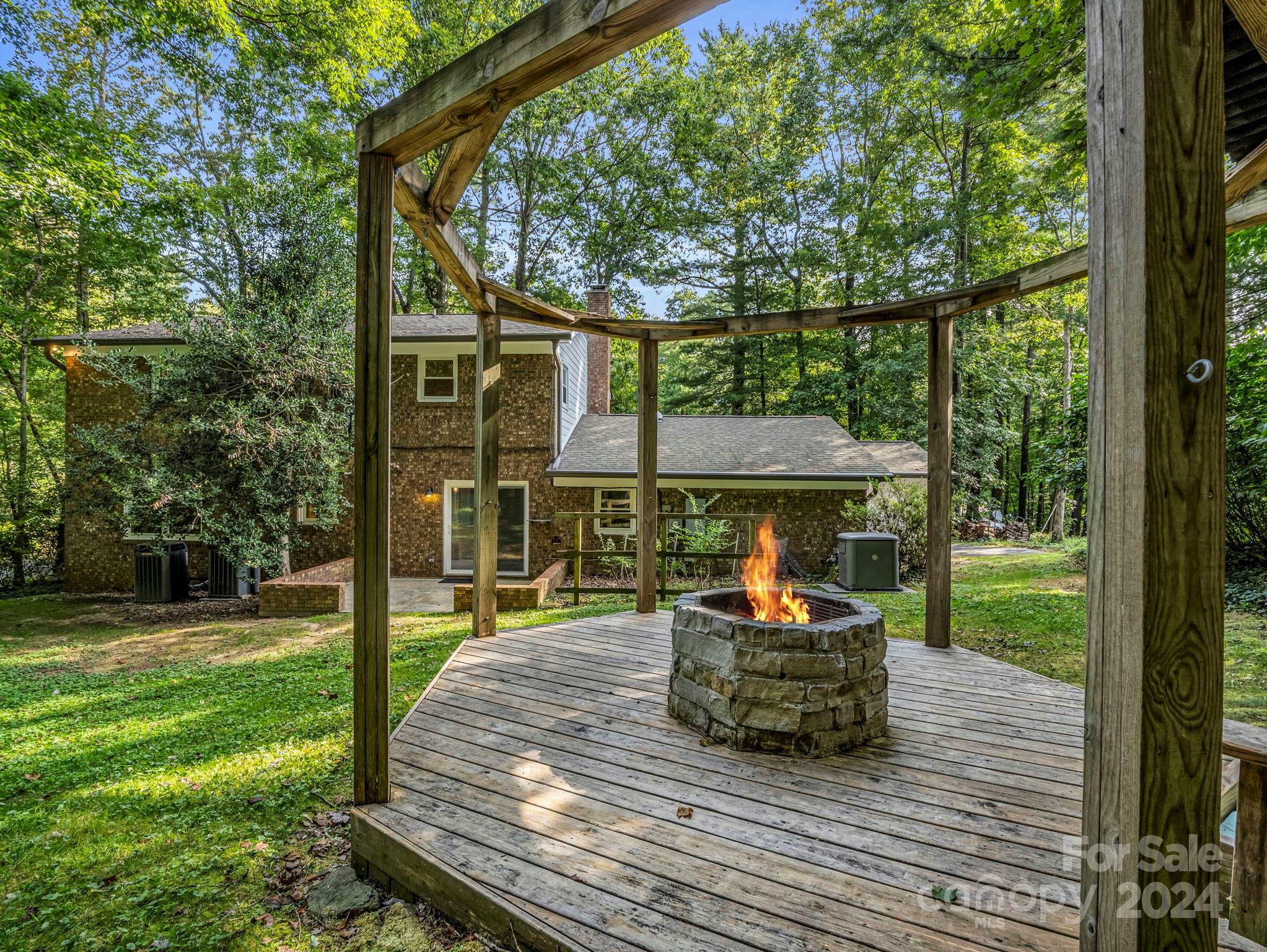 Property Photo:  21 Peachtree Lane  NC 28791 