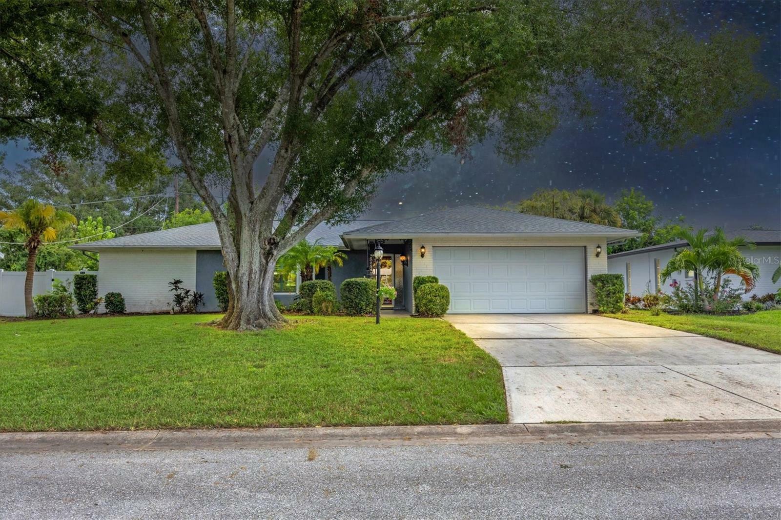 Property Photo:  4964 Live Oak Drive  FL 34232 