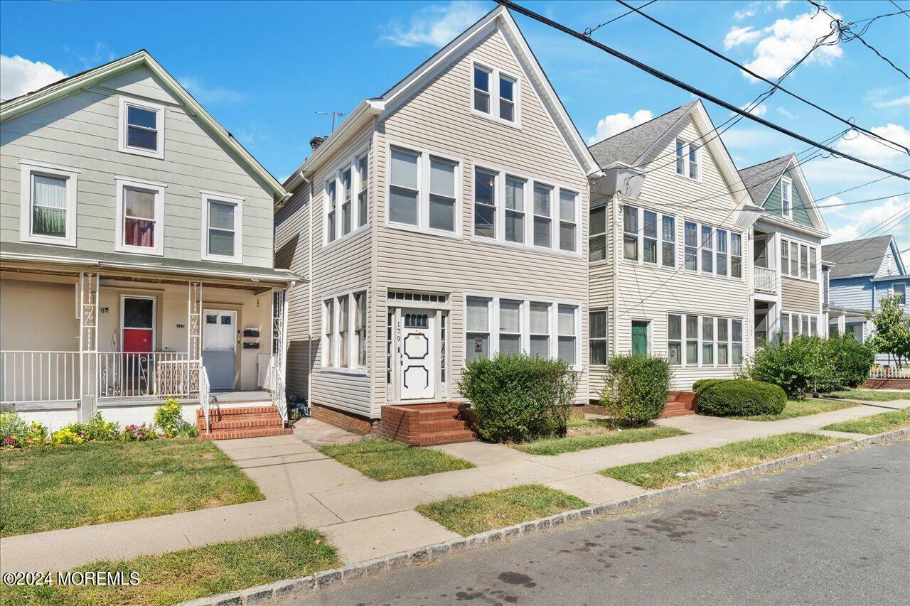 Property Photo:  179 State Street  NJ 08862 