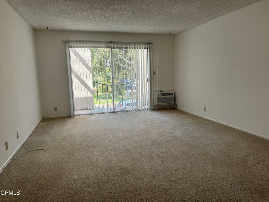 Property Photo:  48 S Oak Avenue 4  CA  