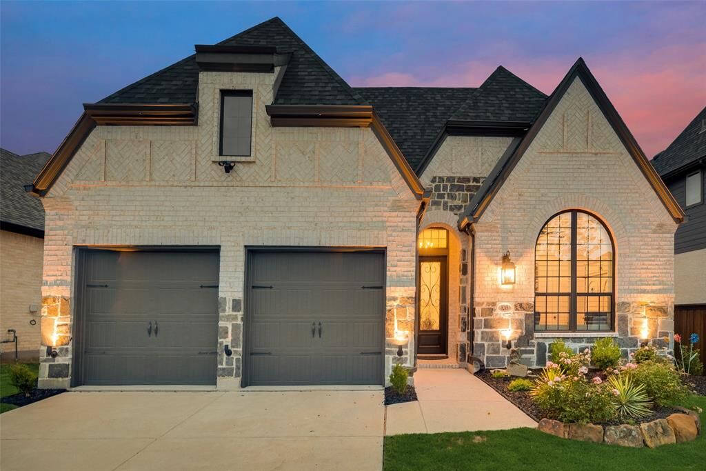 Property Photo: 8209 Legacy Oak Drive TX 75071