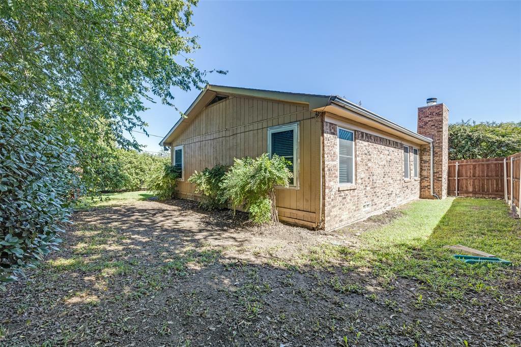 Property Photo:  502 Circleview Drive  TX 76063 