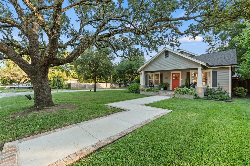 Property Photo:  801 W State Street  TX 75160 