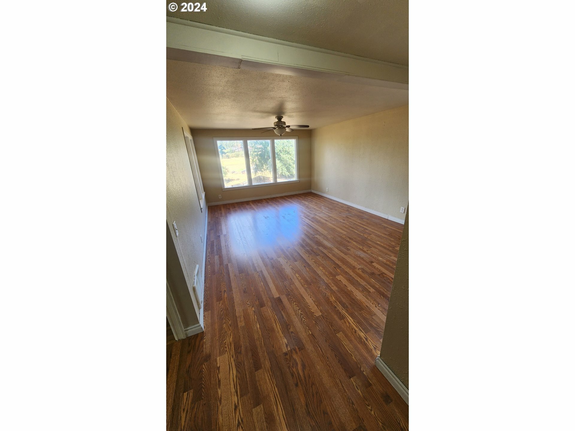 Property Photo:  221 NW 2nd St  WA 98620 