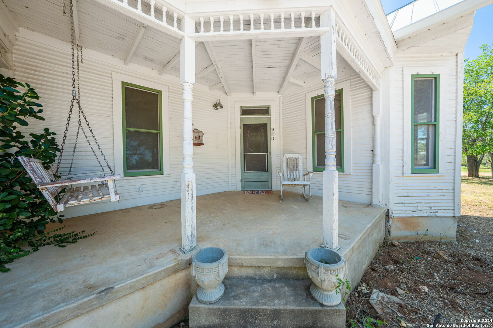 Property Photo:  807 S Eagle St  TX 78624 