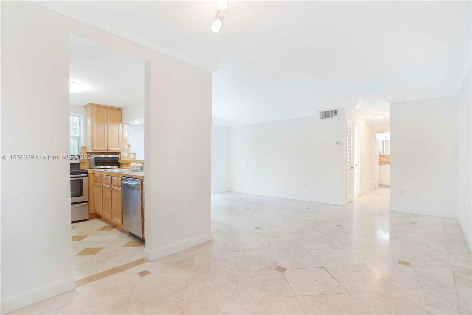 Property Photo:  1498 Jefferson Ave 205  FL 33139 