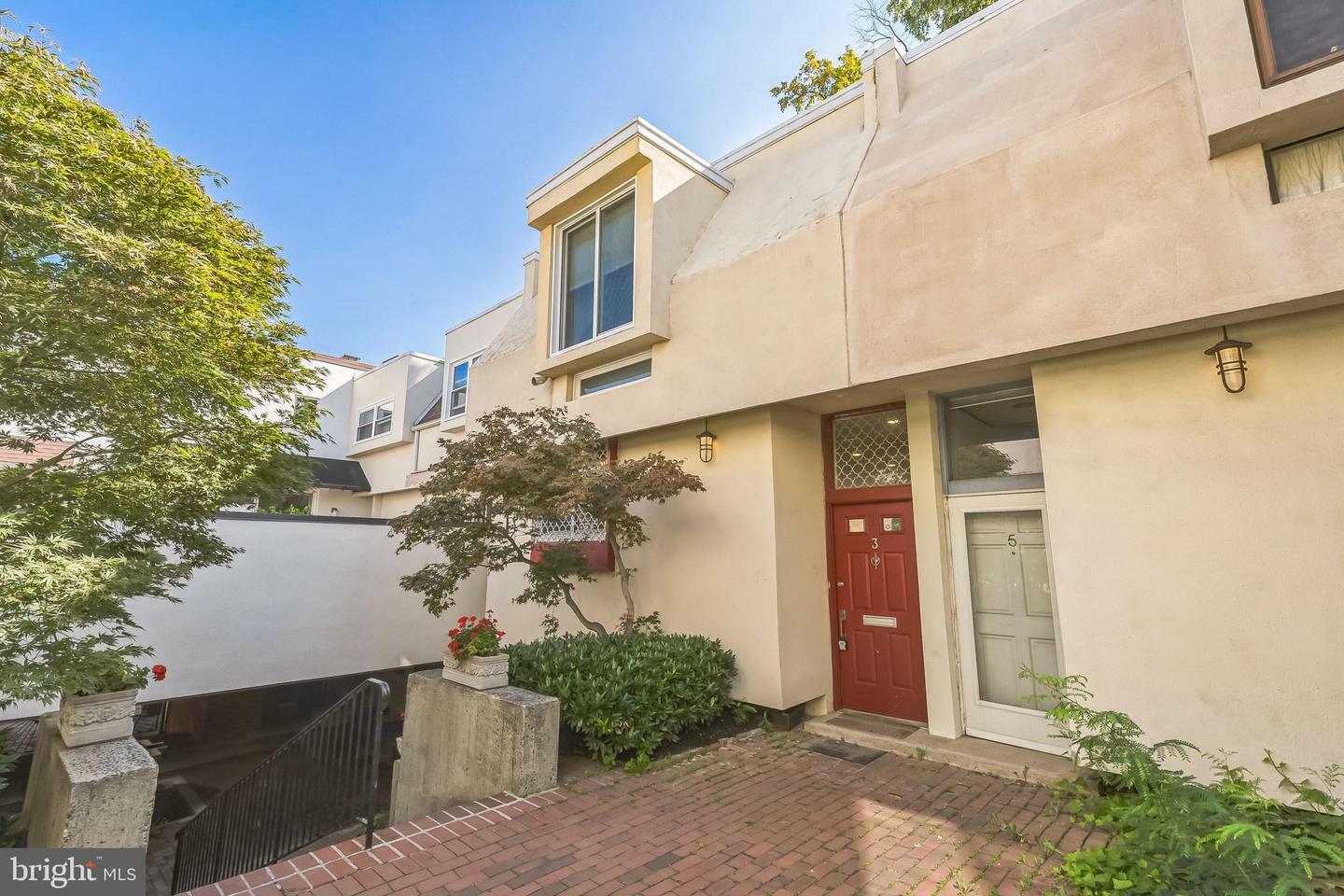 Property Photo:  3 Lombard Mews  PA 19147 