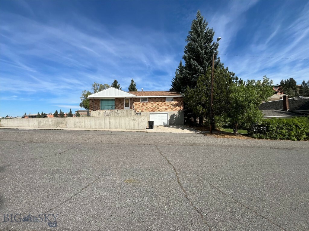 Property Photo:  1441 W Diamond  MT 59701 