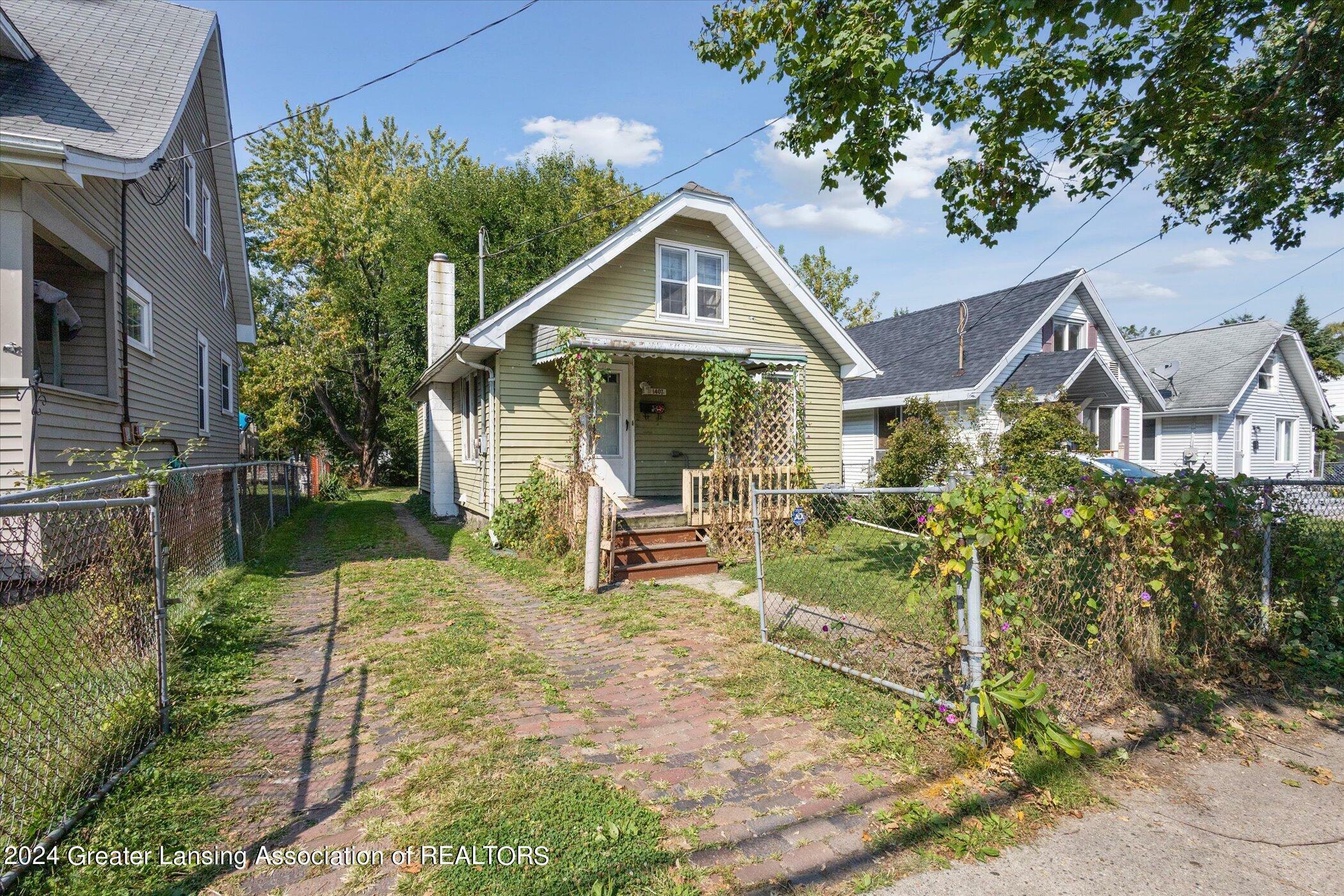 Property Photo:  1407 New York Avenue  MI 48906 