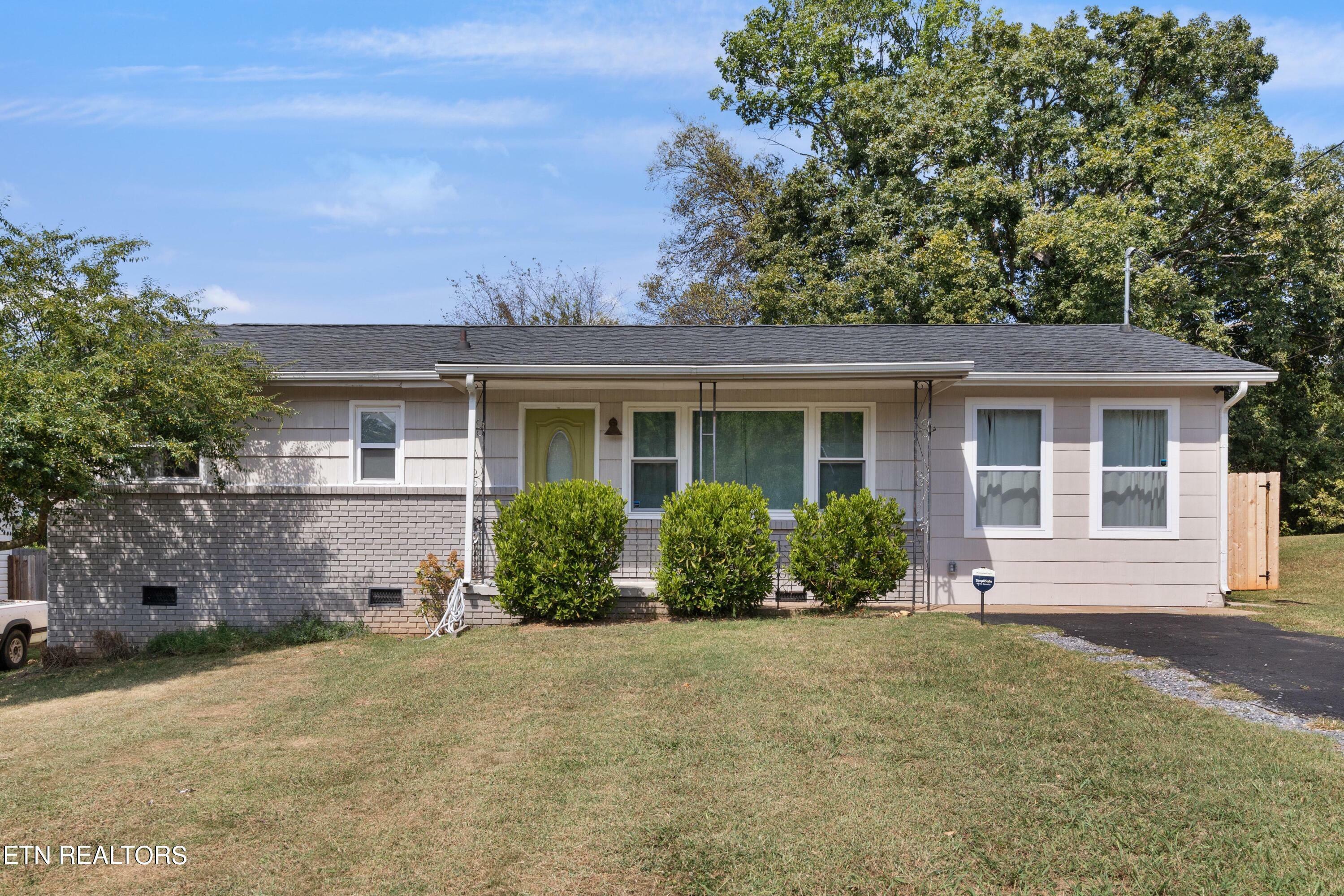 2221 W Gilbert Lane  Knoxville TN 37920 photo