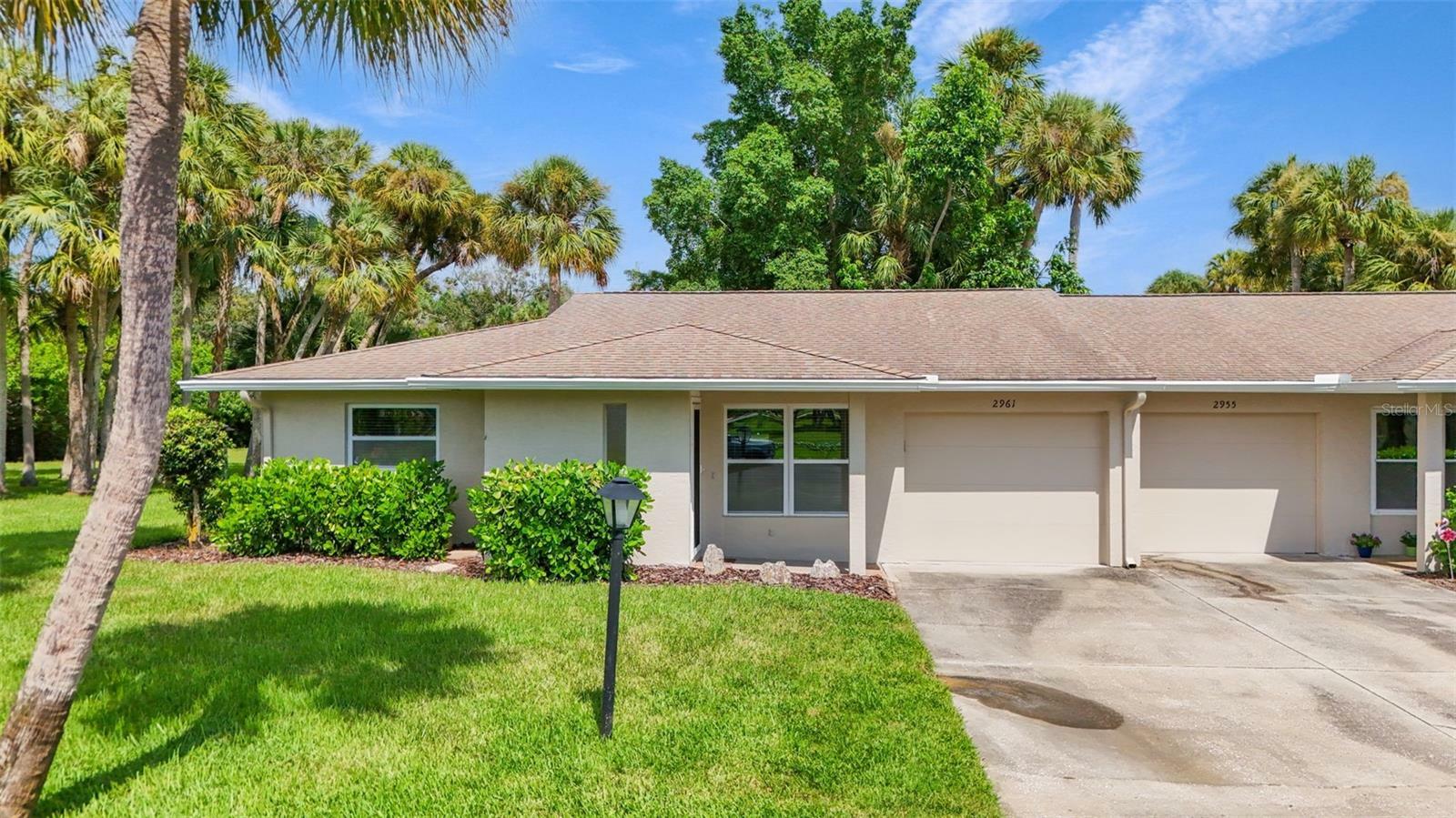 Property Photo:  2961 Captiva Gardens Drive 25  FL 34231 