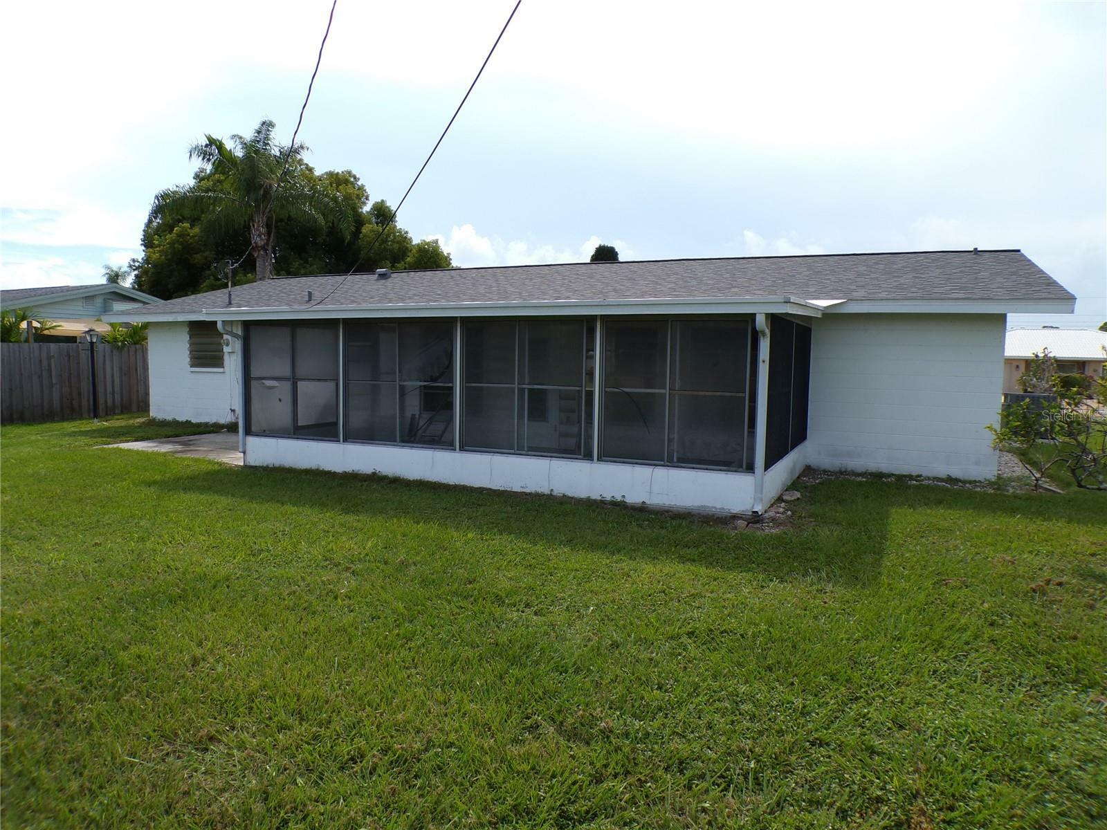 Property Photo:  6619 Bowline Drive  FL 34231 