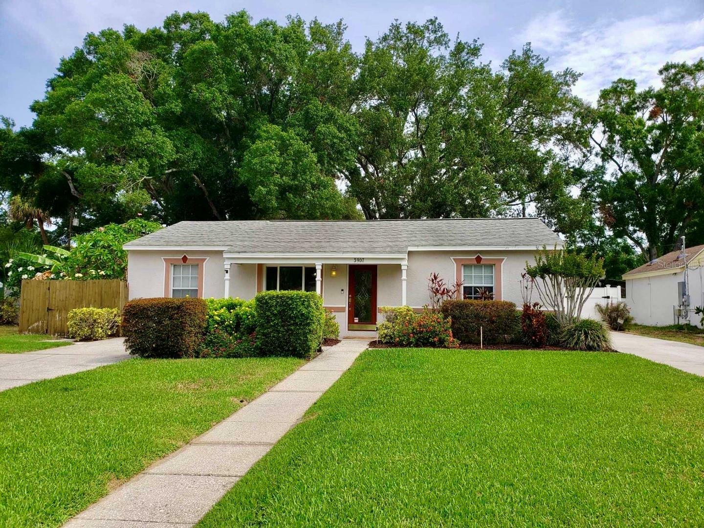 Property Photo:  3907 W Bay Vista Avenue  FL 33611 