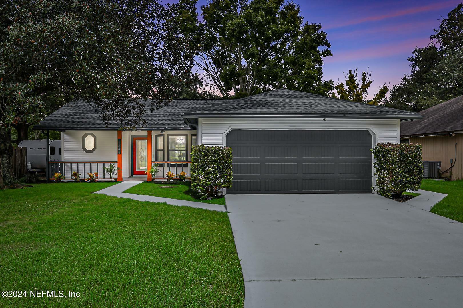 Property Photo:  11448 Lumberjack Circle E  FL 32223 