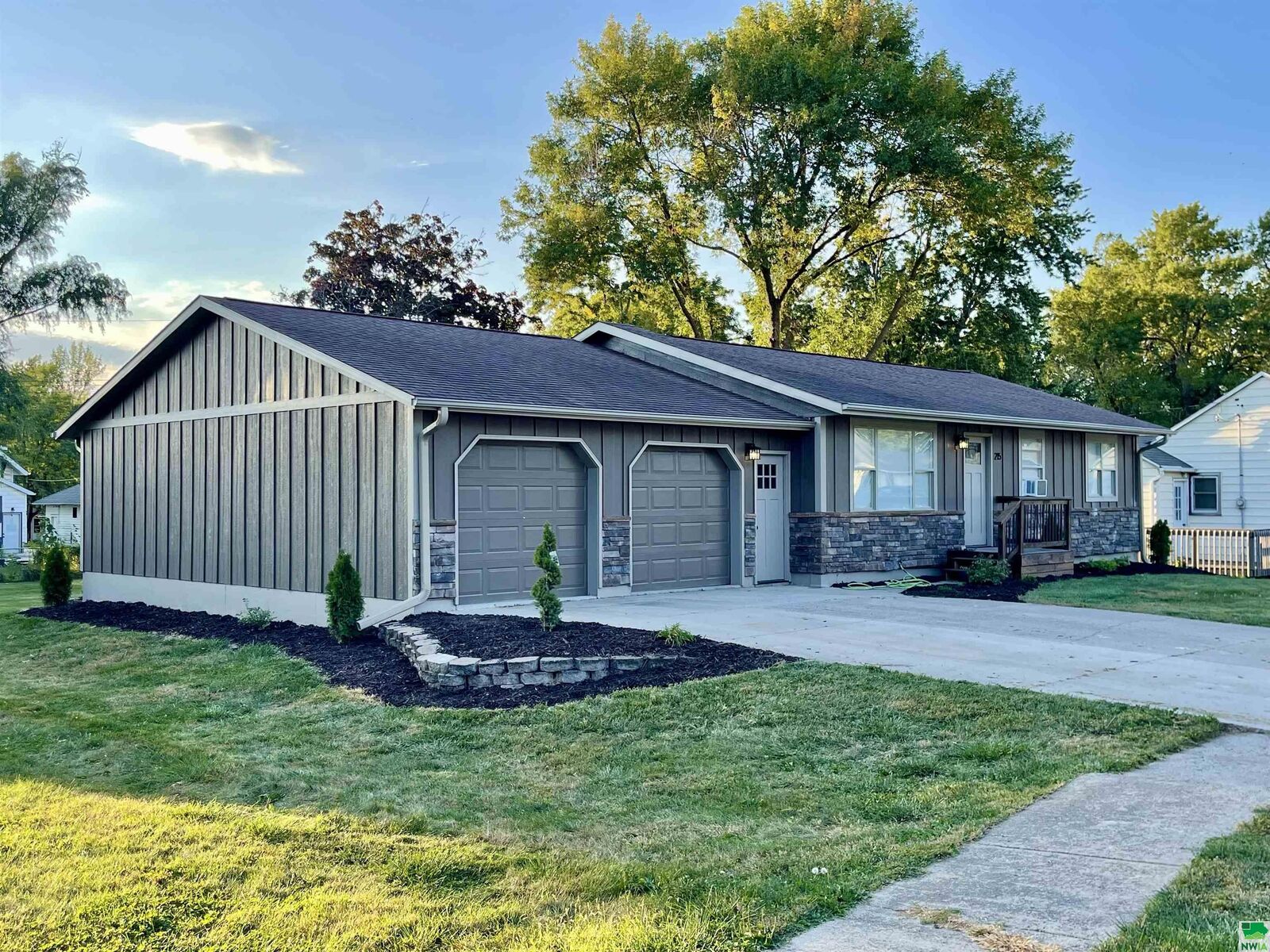 Property Photo: 215 N 6th Avenue IA 51201