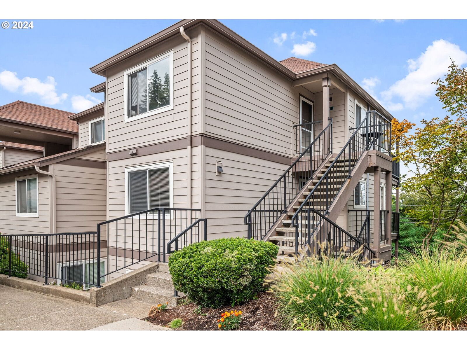 Property Photo:  20910 Fawn Ct 8  OR 97068 