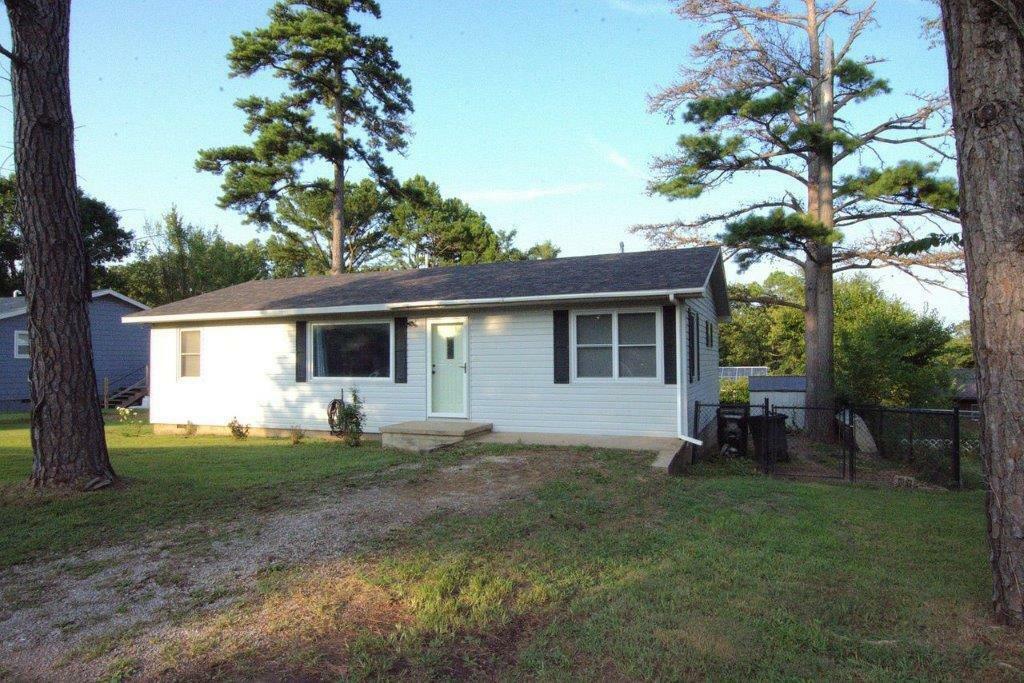 Property Photo:  606 Hwy F  MO 64831 